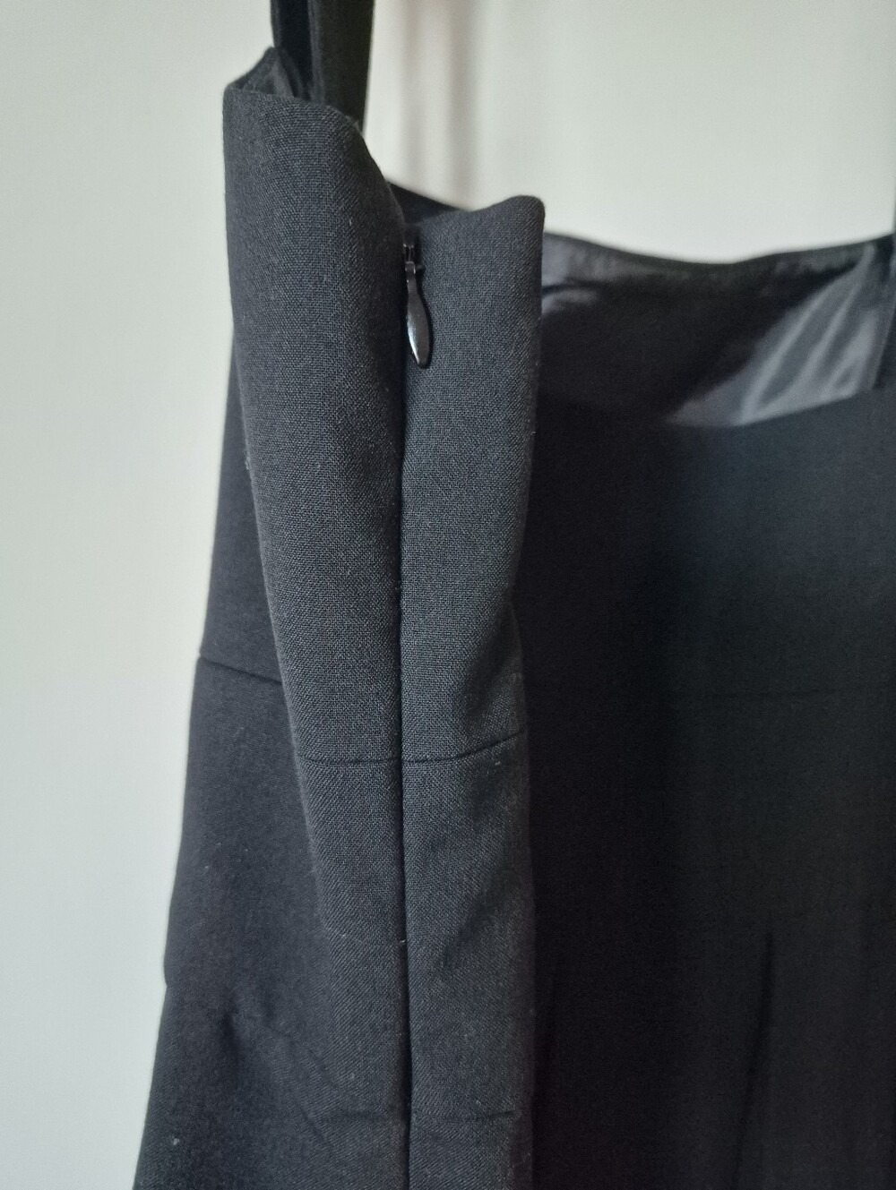 Banana Republic Black Pleated A-Line Cockail Dress | Women's Size 8 - Picture 5 of 6